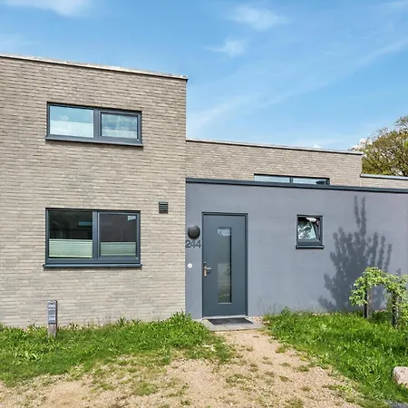 Front In Lembruch-duemmer With Wifi Holiday home Lembruch